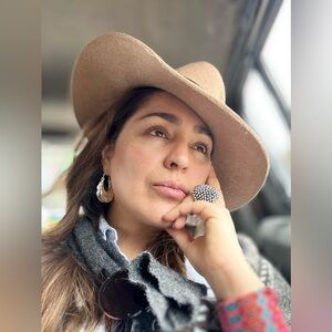 Meet your Posher, Carmen